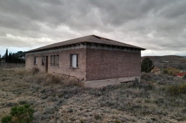 TERRENO Y CONSTRUCCIÓN EN MOZOTA